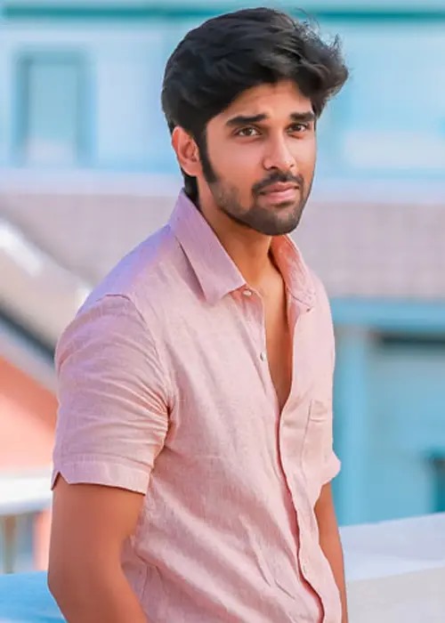 தெலுங்கில் என்ட்ரி கொடுக்கும் துருவ் விக்ரம் .... பிரபல நடிகருடன் கூட்டணி! 