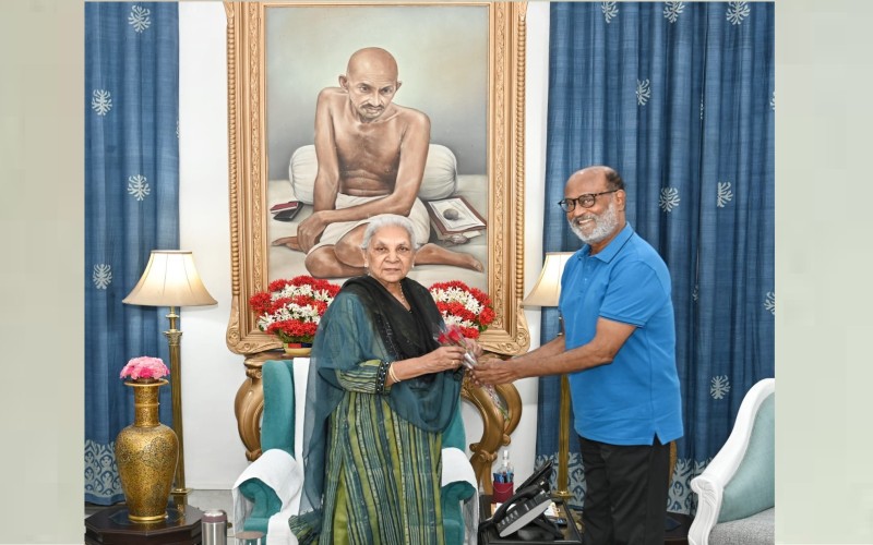 உத்தரப்பிரதேச ஆளுநருடன் நடிகர் ரஜினிகாந்த் திடீர் சந்திப்பு!