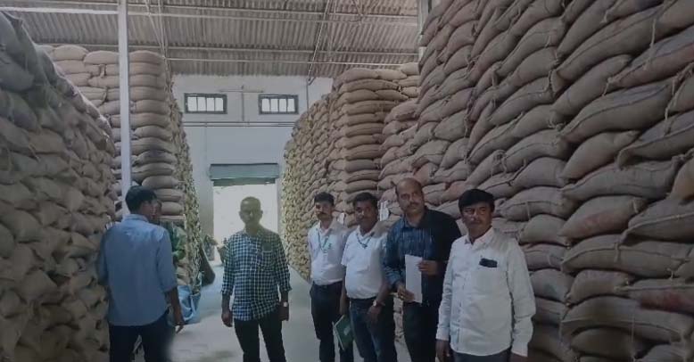 செறிவூட்டப்பட்ட அரிசி என்று அறியாமல் உணவில் இருந்து நீக்க வேண்டாம்: மாணவர்களுக்கு உணவுத்துறை அதிகாரிகள் விளக்கம்