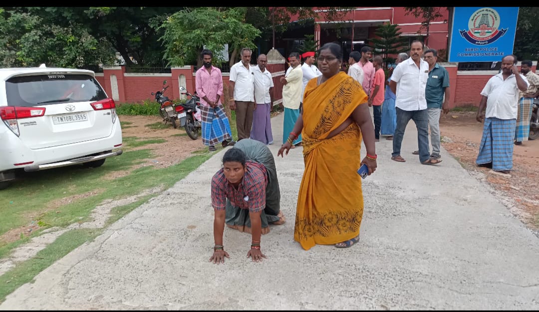 சாலைகளில் சுற்றித்திரிந்த மாடுகளின் உரிமையாளர் கைது