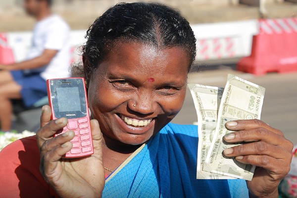 கலைஞர் மகளிர் உரிமைத்தொகை திட்டம்- முதலமைச்சருக்கு பள்ளி மாணவிகள் நன்றி