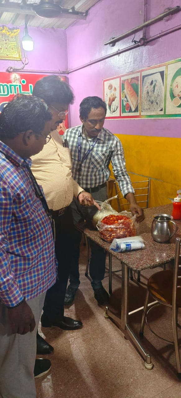 அசைவ உணவகங்களில் திடீர் சோதனை தொடரும் - உணவு பாதுகாப்பு அதிகாரிகள்