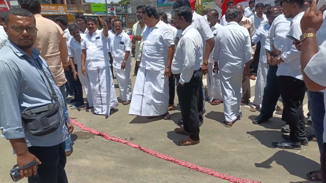 நேற்று திமுக - இன்று அதிமுக: சுரங்கப்பாதை திறப்பின் கொண்டாட்டம்