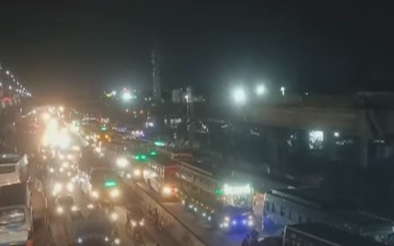 சென்னை, பெங்களூரு நகரங்களில் கடும் போக்குவரத்து நெரிசல்!
