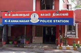 The robbers who showed up at the rear of the police station