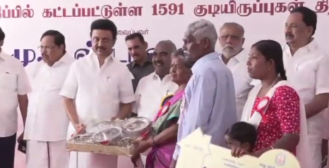 இலங்கைத்தமிழர் மறுவாழ்வு முகாம்களில் புதிய வீடுகள் -முதலமைச்சர் நெகிழ்ச்சி 