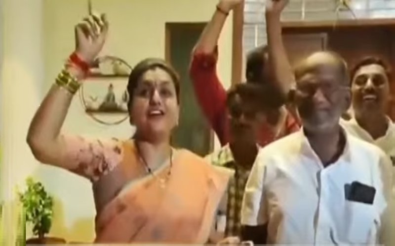 சிறையில் அடைக்கப்பட்ட சந்திரபாபு நாயுடு- பட்டாசு வெடித்துக் கொண்டாடிய அமைச்சர் ரோஜா!