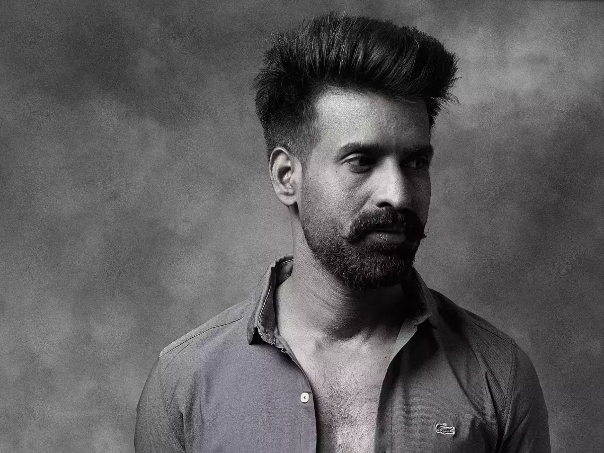 சசிகுமாரை விட அதிகமான சம்பளம் வாங்கும் சூரி!