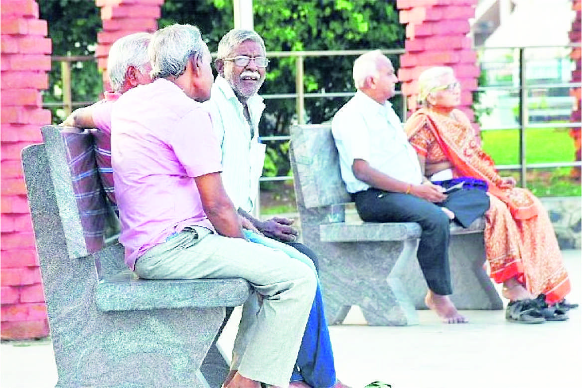 60 வயது நிரம்பிய மூத்த குடிமக்களுக்கு  மகிழ்ச்சியான செய்தி