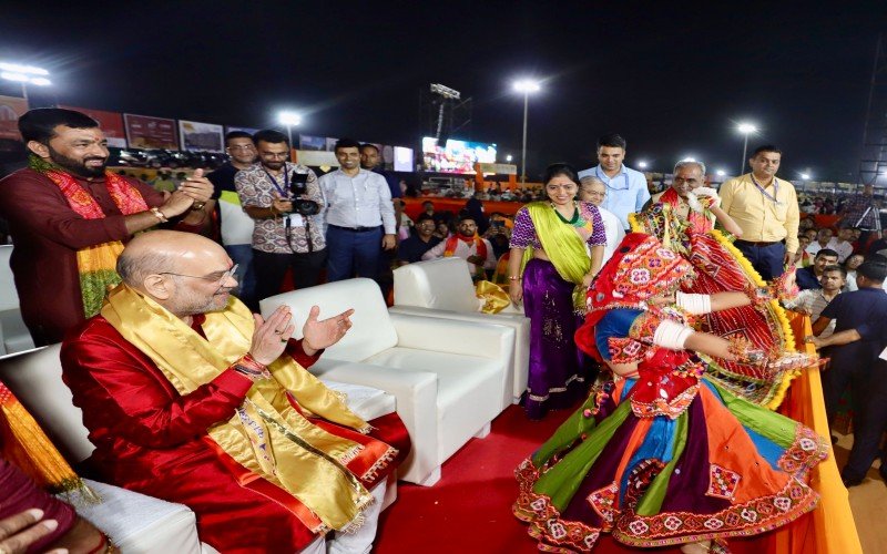 வடமாநிலங்களில் களைக்கட்டிய நவராத்திரி திருவிழா!