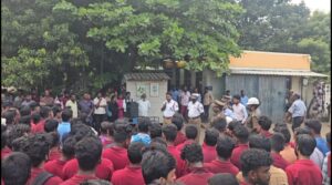 தொழிற்சாலை ஊழியர்களுக்கு சாலை விழிப்புணர்வு-ஆய்வாளர் ஜெயக்குமார்