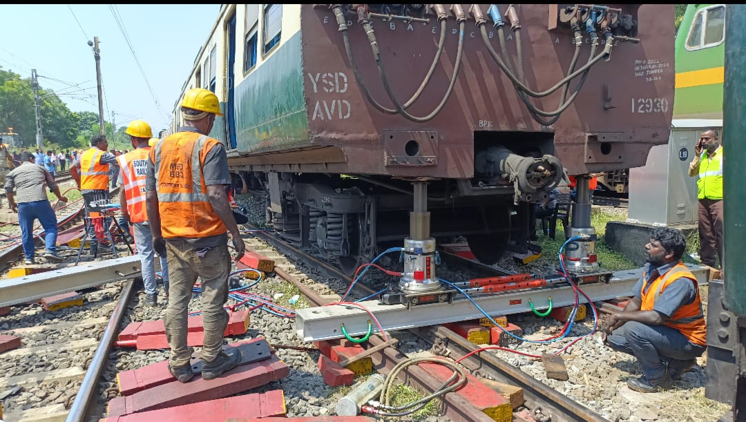 இயல்பு நிலைக்கு திரும்பிய ஆவடி ரயில் நிலையம்