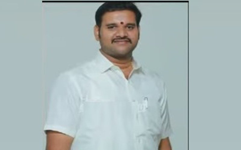 அரசு ஒப்பந்ததாரர் பட்டப்பகலில் வெட்டிக்கொலை!