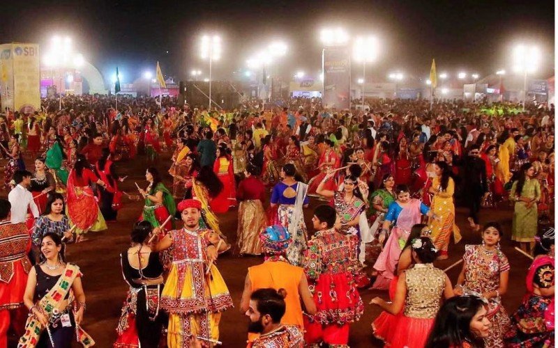 கர்பா நடனம் ஆடிய 10 பேர் மாரடைப்பால் உயிரிழப்பு!