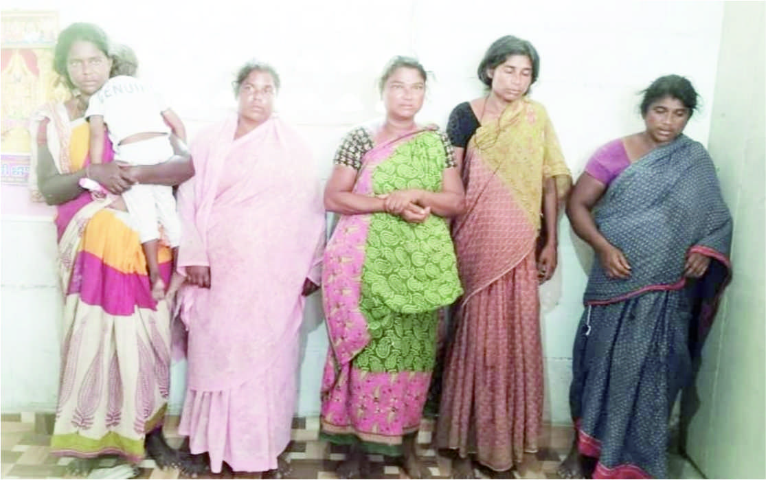 வீட்டில் புகுந்து 10 பவுன் நகை திருடிய ஐந்து பெண்கள் கைது - போலீசார்  விசாரணை