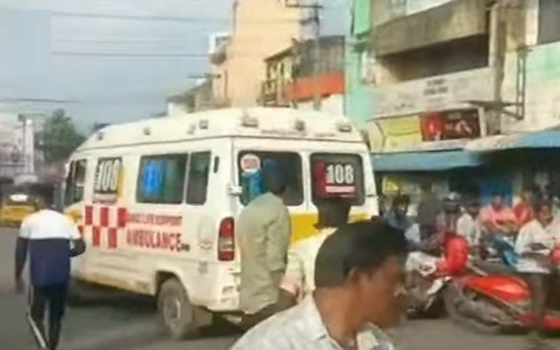 பேருந்தில் இருந்து கீழே விழுந்ததில் 2 கால்கள் முறிந்தன!