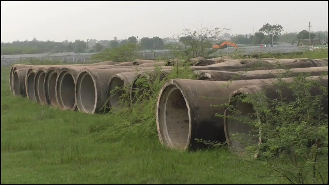 திருநின்றவூர் அருகே ஏரி பாசனம் நீர் கால்வாயை ஆக்கிரமிப்பு செய்து ரியல் எஸ்டேட் வியாபாரம்.