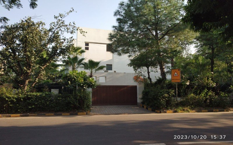 ஜெட் ஏர்வேஸ் நிறுவனரின் சொத்த்துகளை முடக்கியது அமலாக்கத்துறை!