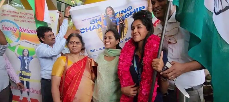 இரண்டாவது முறையாக தேசிய துப்பாக்கி சுடுதல் போட்டியில் தங்கம் வென்ற தொழில்துறை அமைச்சரின் மகள்!