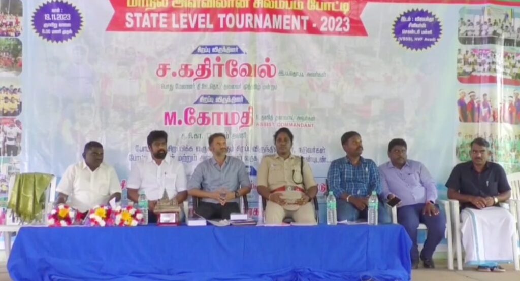 தமிழ்நாடு சிறப்பு காவல் 13 & 5ம் அணி உதவி தளவாய் கோமதி, மற்றும் ஜி ஜே பல்நோக்கு மருத்துவமனை நிறுவனர் டாக்டர் ராஜேஷ் 