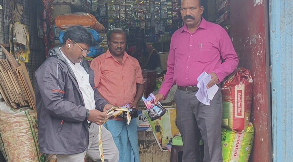 ஆணையர் பிடியில் சிக்கிய காவலர்கள் , குட்கா விற்பனையாளர்களுடன் தொடர்பு !