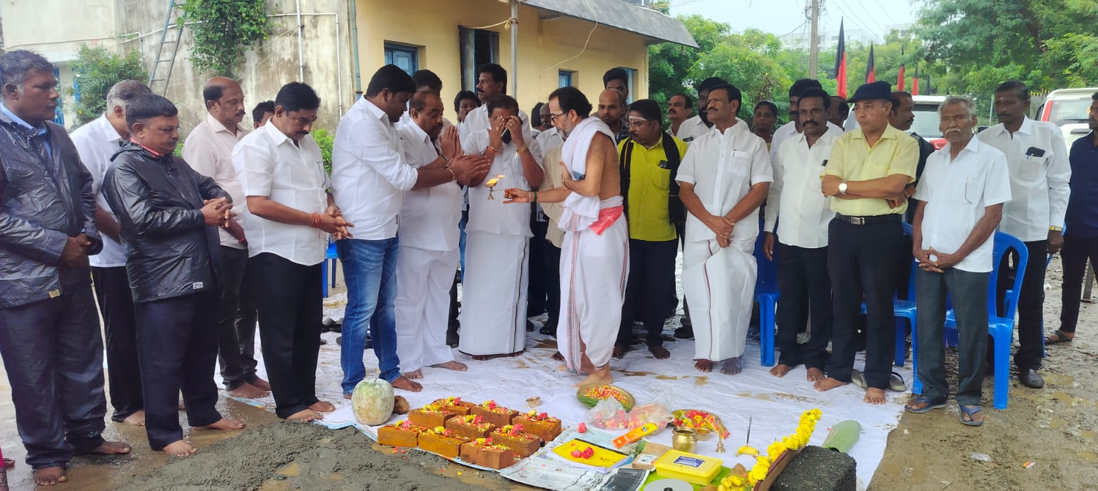 ஆவடியில் புதிய சார் பதிவாளர் அலுவலகம் : முன்னாள் அமைச்சர் சா.மு.நாசர் அடிக்கல்