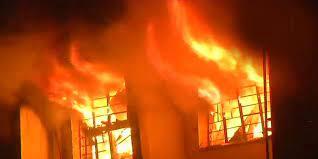  பட்டாசு வெடித்த சிறுவர்கள் : பற்றி எரிந்த குடிசை.. சிதம்பரம் அருகே பரபரப்பு.. 