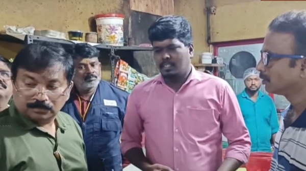 உணவு பாதுகாப்புத்துறை அதிகாரிகள் சோதனை