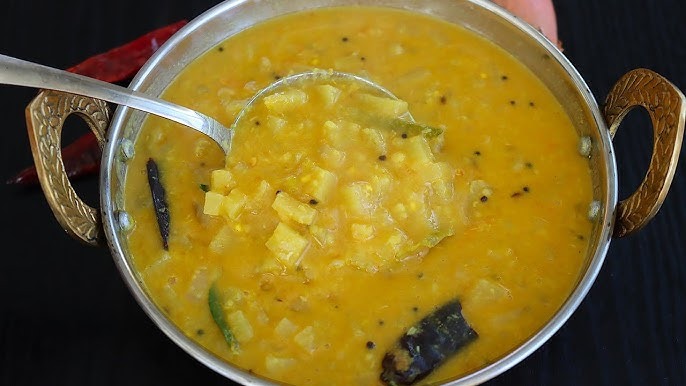 ஆரோக்கியமான வாழைத்தண்டு கூட்டு செய்து பார்க்கலாம் வாங்க!