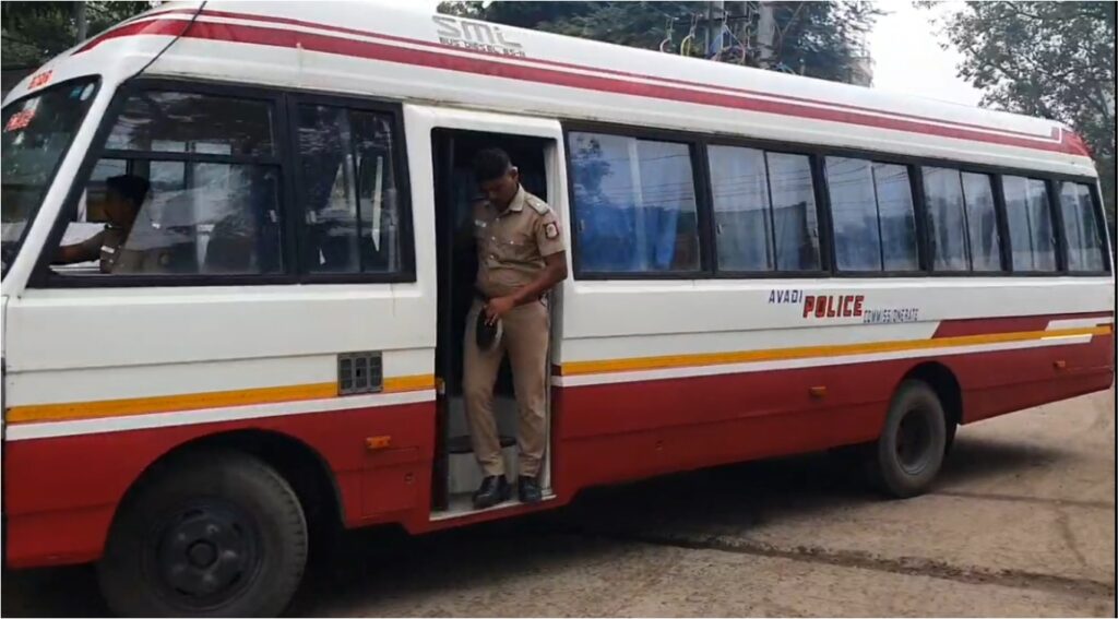 ஆளுநர் மாளிகை முன்பு பெட்ரோல் குண்டு வீசிய  கருக்கா வினோத்தை என்.ஐ.ஏ. நீதிமன்றத்தில் ஆஜர்படுத்திய போலீசார்!