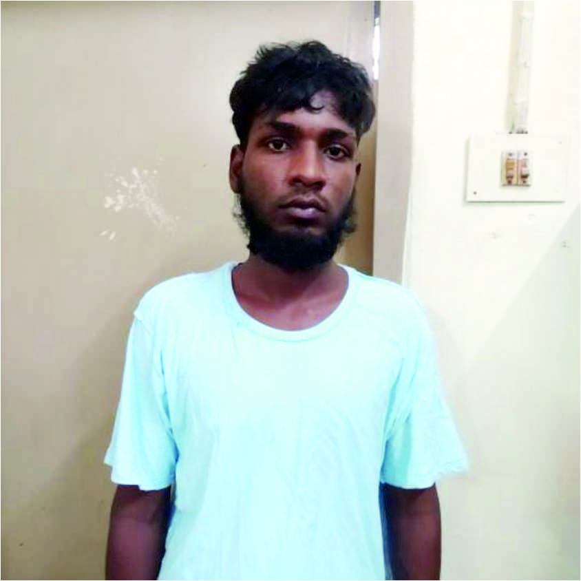 பேக்கரி கடை பெண் உரிமையாளரிடம் கத்தியை காட்டி மிரட்டி மாமூல் வசூலித்த ரவுடிகள் கைது!