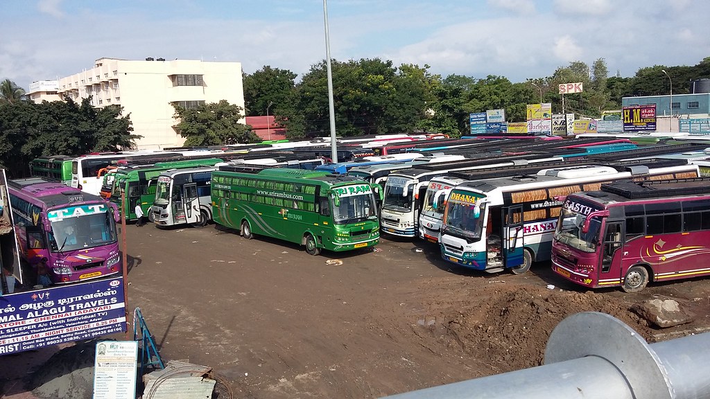 விழாக்கால கட்டணத்தை விட கூடுதல் கட்டணம் வசூலிக்கும் ஆம்னி பேருந்துகள்