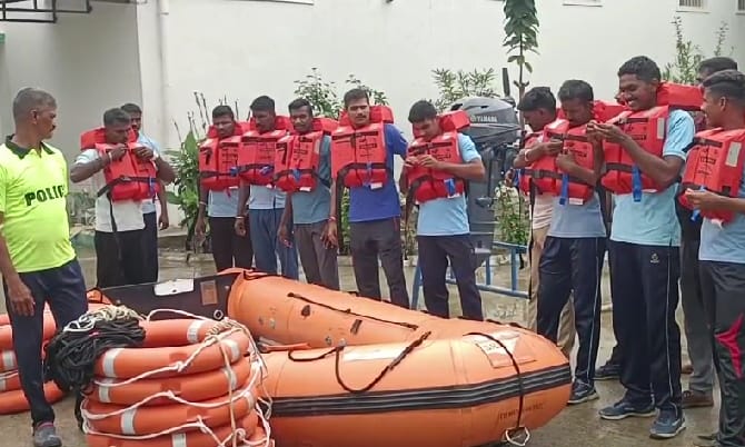 திருவள்ளூர் மாவட்டத்திற்கு ரெட் அலர்ட்-தயார் நிலையில் பேரிடர் மீட்பு குழு