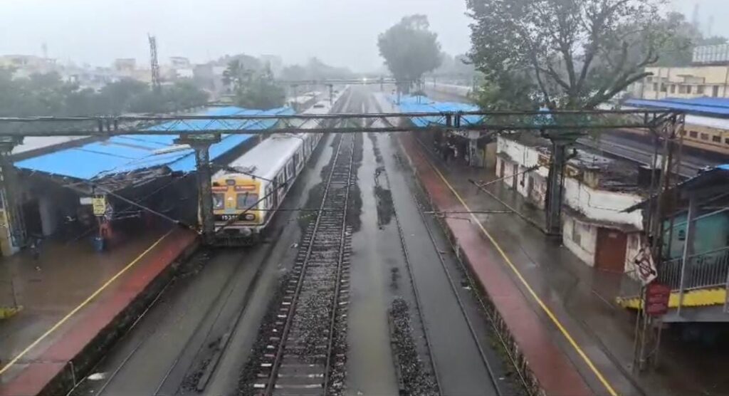 ஆவடி ரயில் நிலைய தண்டவாளங்கள்