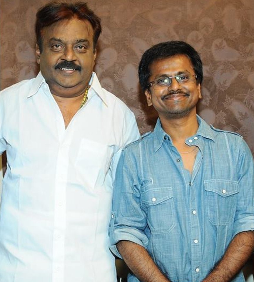 'அந்த கம்பீரத்தை இனி எப்போது காண்போம்'.... கேப்டன் விஜயகாந்தின் மறைவிற்கு ஏ ஆர் முருகதாஸின் உருக்கமான பதிவு!