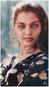 சில்க் சுமிதா பிறந்த நாள்-கேக் வெட்டி கொண்டாடிய தீவிர ரசிகர்