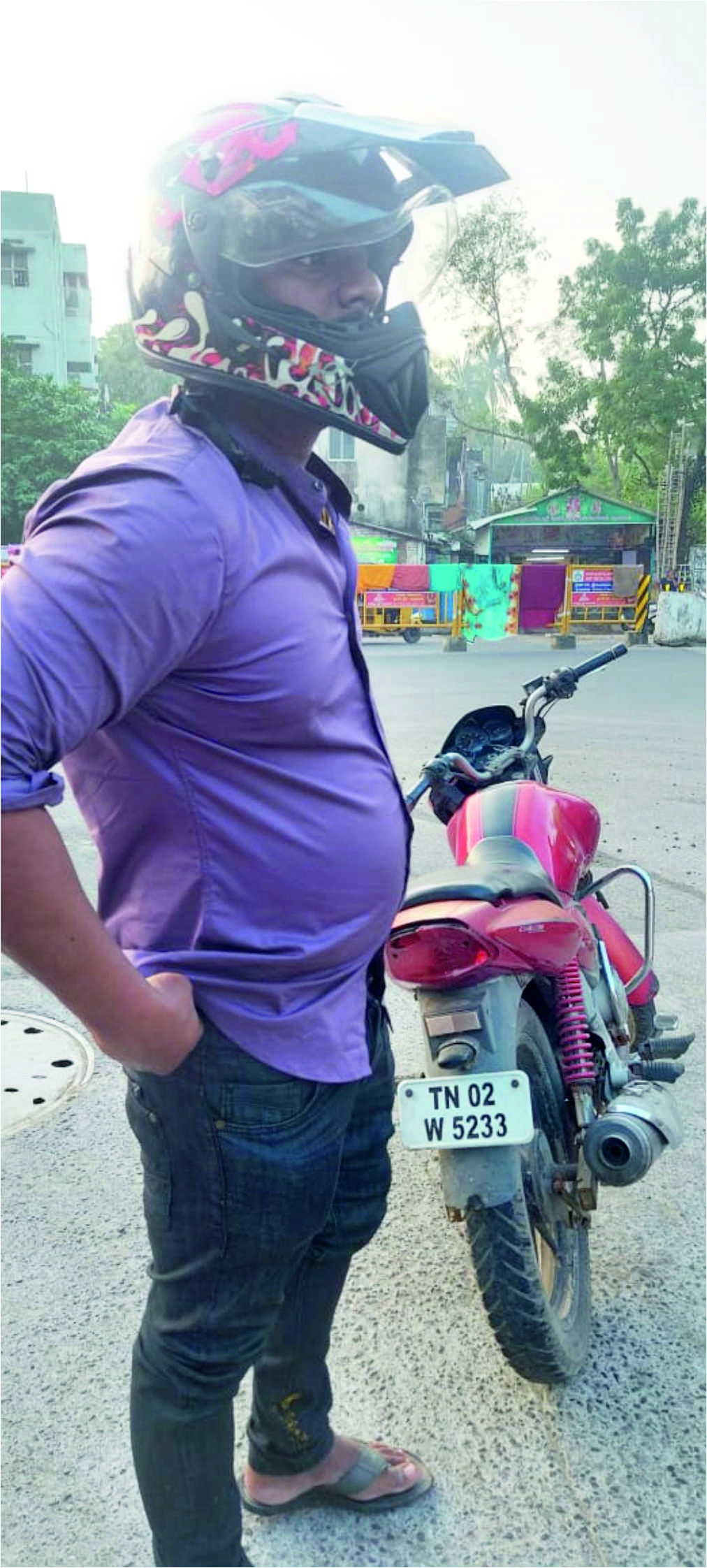 இயக்குனர் விஜய்யிடம் குடிபோதையில் தகராறு செய்த இளைஞர்