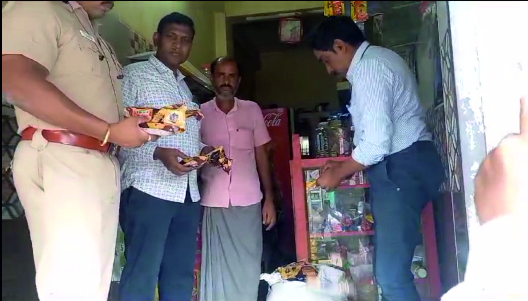 செங்குன்றத்தில் 75 கிலோ குட்கா பறிமுதல் - கடைக்கு சீல்!