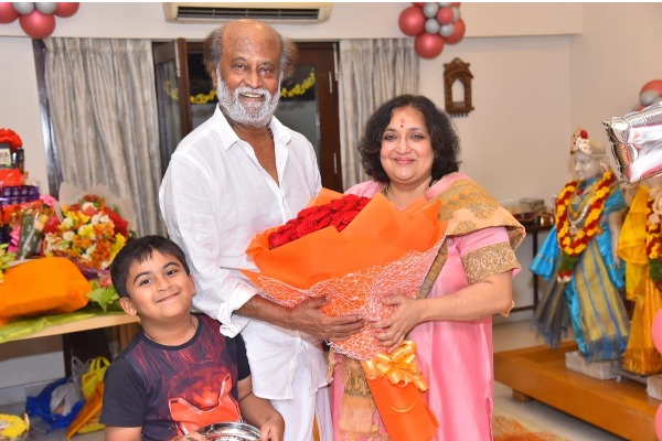 குடும்பத்துடன் பிறந்தநாள் கொண்டாடிய ரஜினி... வைரலாகும் புகைப்படங்கள்!