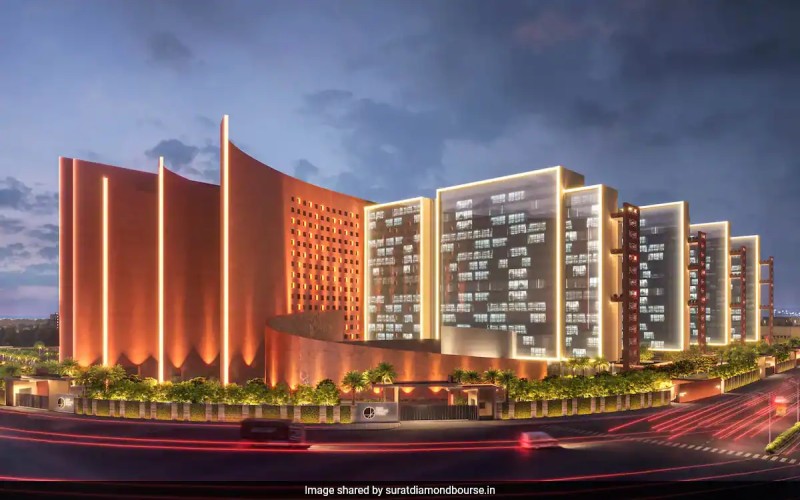 பெண்டகனைப் பின்னுக்குத் தள்ளிய சூரத் வைரச்சந்தை.... திறந்து வைத்த பிரதமர் நரேந்திர மோடி!