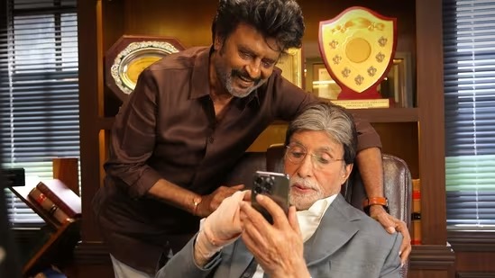 பாலிவுட் சூப்பர் ஸ்டார் அமிதாப் பச்சன் மருத்துவமனையில் அனுமதி.... அதிர்ச்சியில் ரசிகர்கள்!