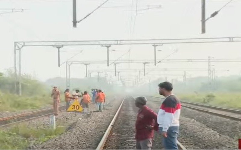 திரிசூலம் அருகே ரயில் தண்டவாளத்தில் விரிசல்!