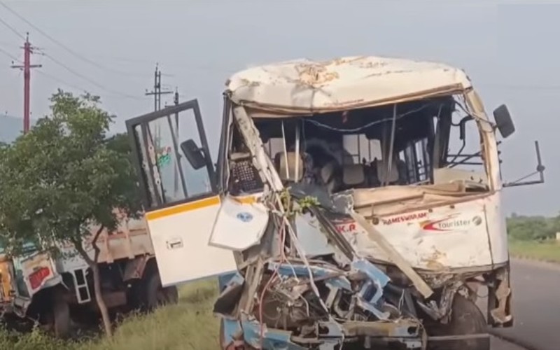 தமிழகத்தில் இருவேறு பகுதிகளில் சாலை விபத்து- 5 பேர் உயிரிழப்பு!