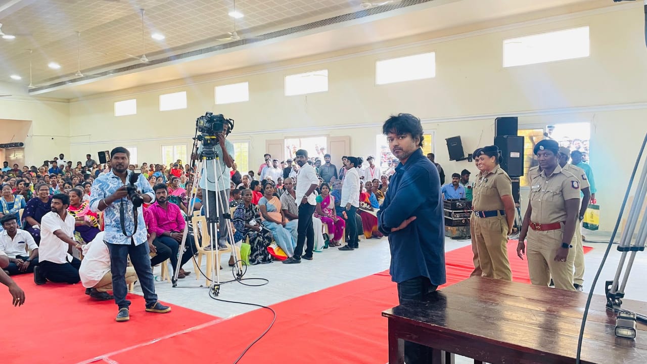 பாலியல் புகாரில் சிக்கிய விஜய் ஆபீஸ் கணக்காளர்.....கைதானதால் பரபரப்பு!