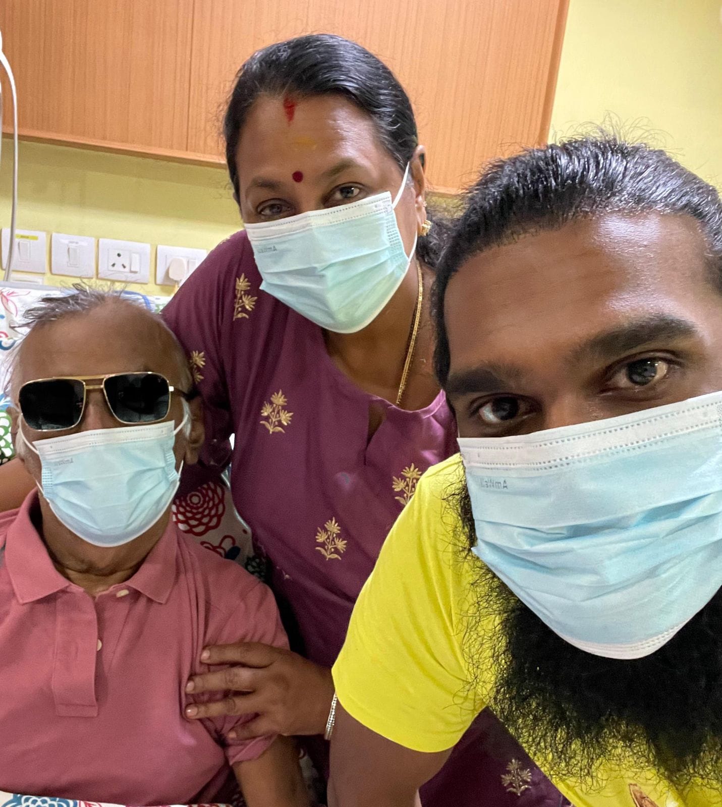 கோடான கோடி இதயங்களில் நானும் ஒருவன்..... விஜயகாந்த் நலம் பெற பிரார்த்திக்கும் சூர்யா!