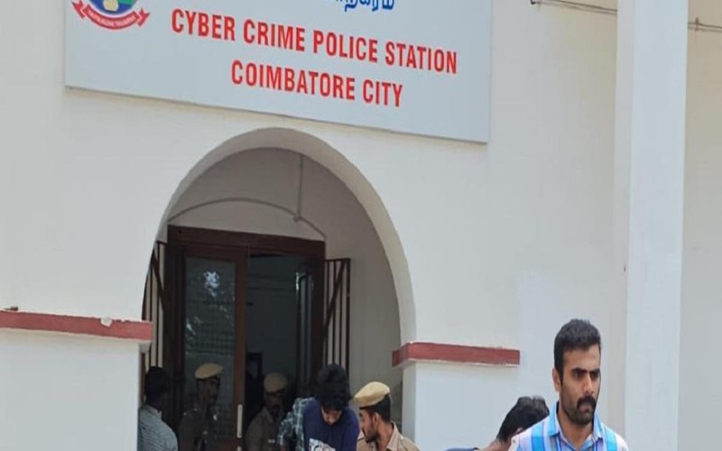 இளைஞர்களை மிரட்டி பணம் பறித்த கும்பல்.... கைது செய்து அதிரடி காட்டிய காவல்துறை!