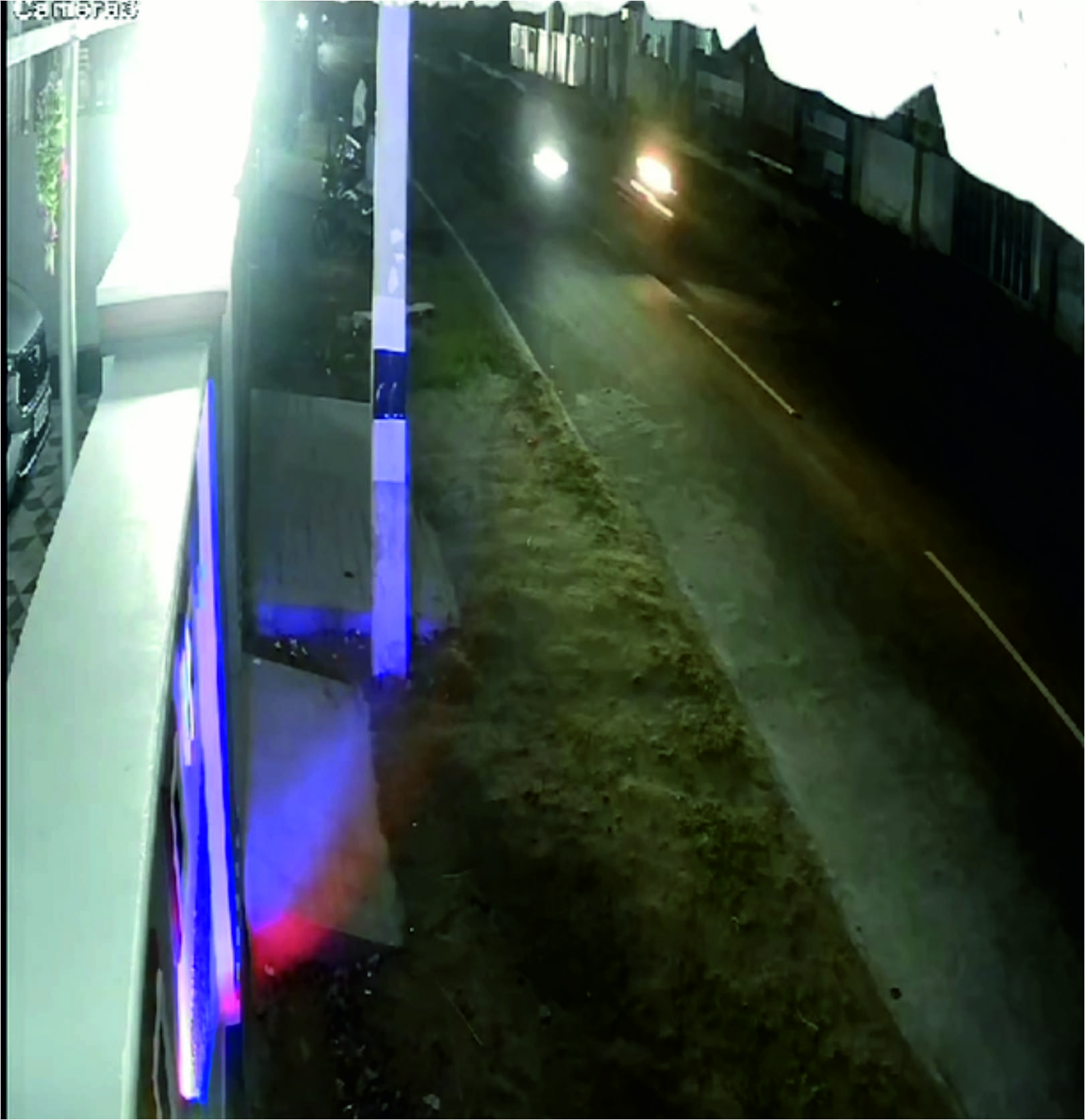 பைக் ரேஸில் ஈடுபட்ட இளைஞர்களை மன்னிப்பு கேட்க போலீசார்!