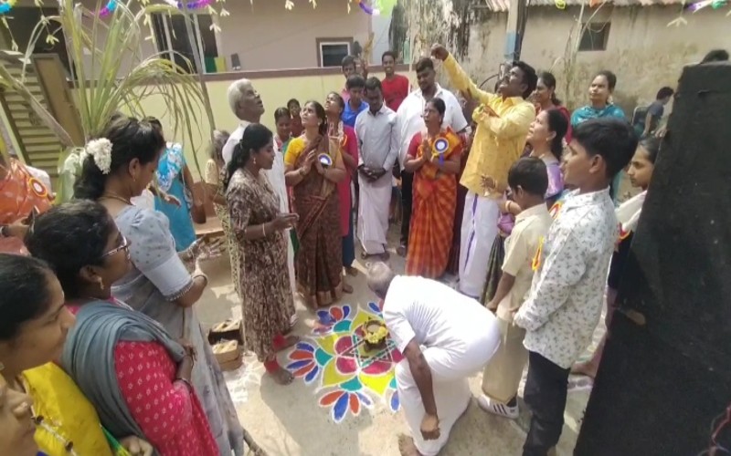 பொதுமக்கள் இணைந்துக் கொண்டாடிய சமத்துவ பொங்கல் விழா!