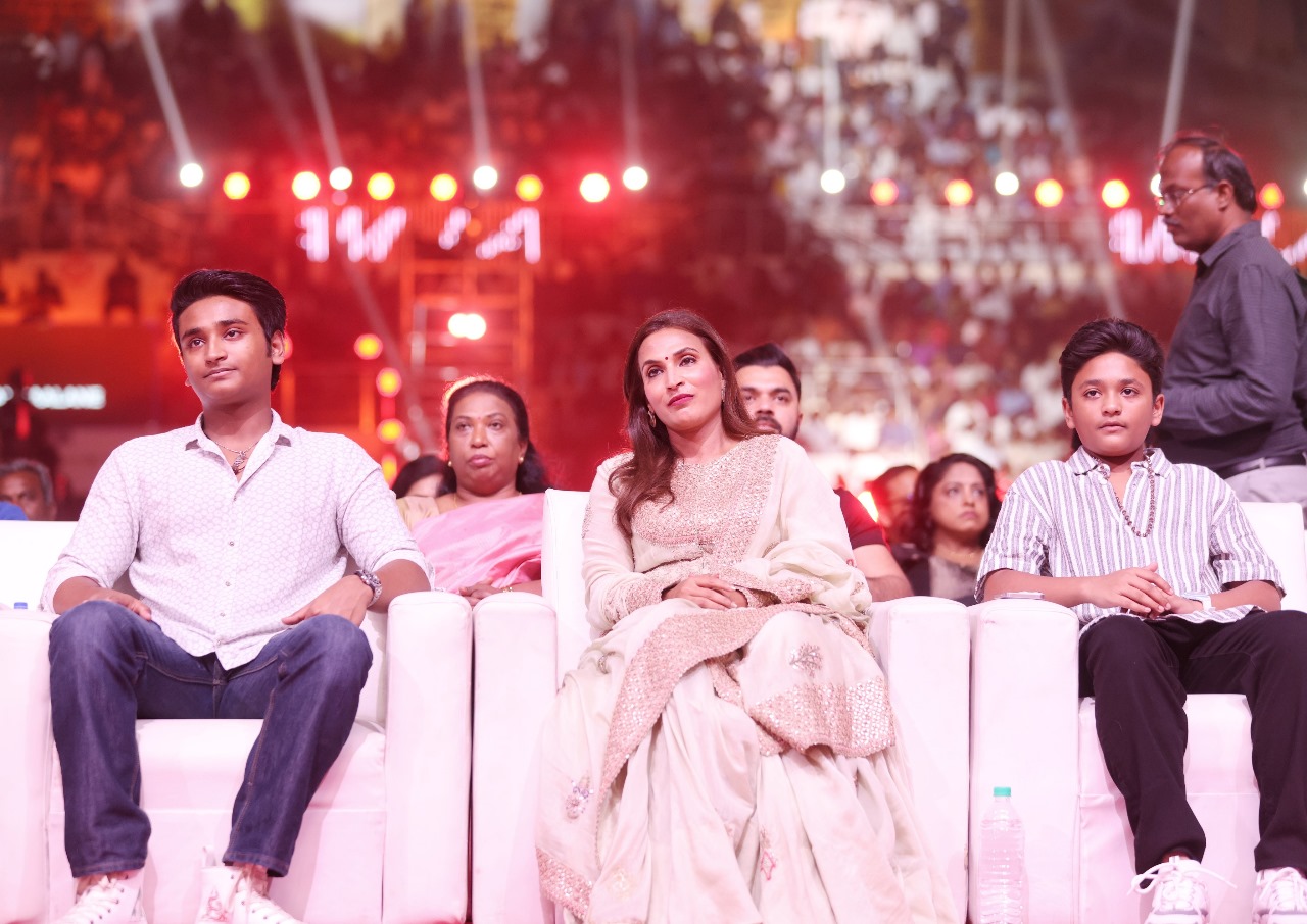 'ஐஸ்வர்யா சங்கி என்பதை தவறான வார்த்தை என்று சொல்லவில்லை' ..... சூப்பர் ஸ்டார் ரஜினிகாந்த்!