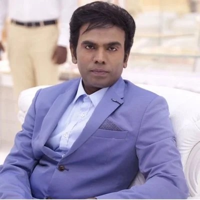 இளமை தோற்றத்திற்கு தீவிர சிகிச்சை.... உருவ கேலிக்கு முற்றுப்புள்ளி வைக்கும் லெஜெண்ட் சரவணன்!